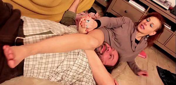  Amanda VS Ale - Femdom Pussy and Foot Licking